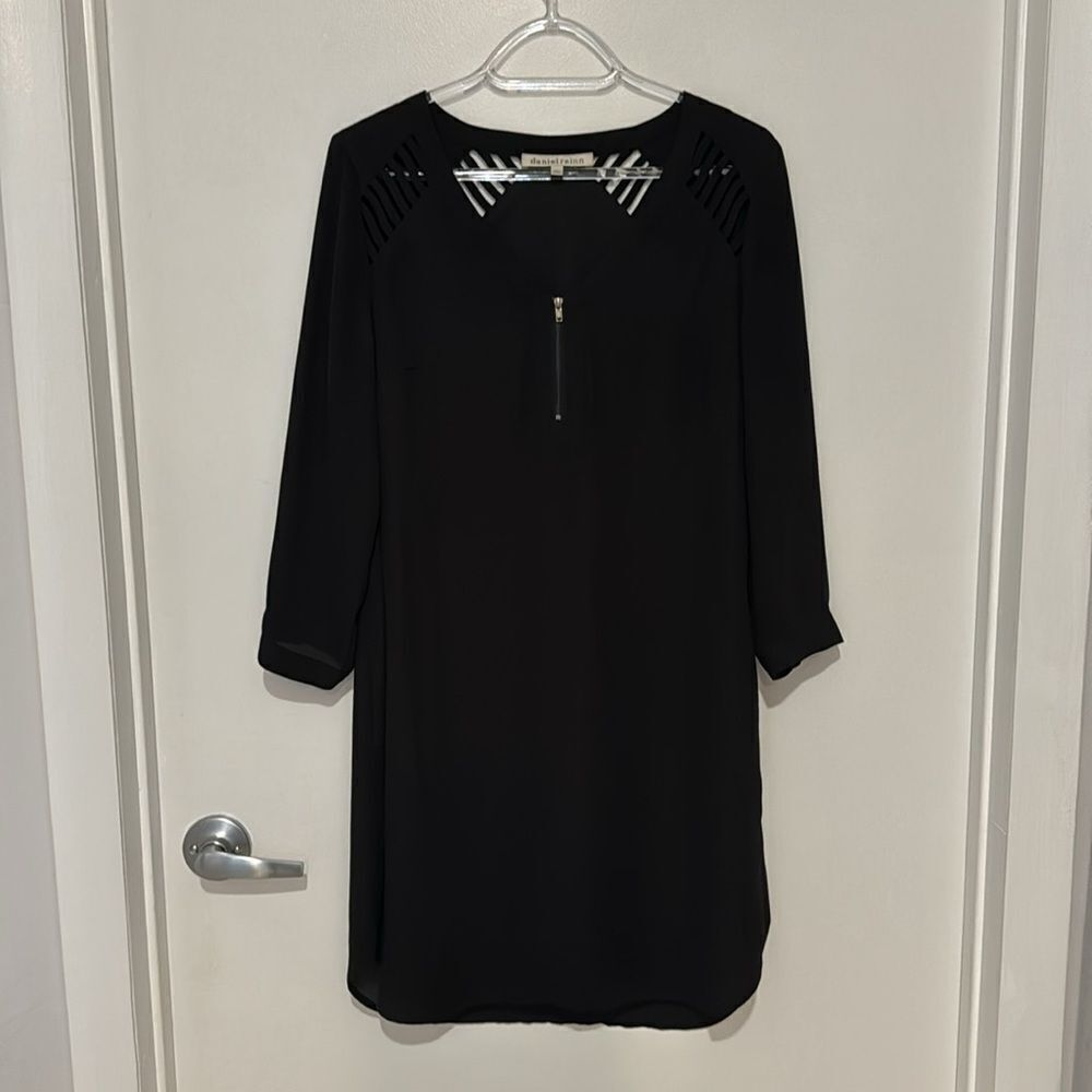 DANIEL RANIN Black lined dress zip up cut out detail on shoulders M